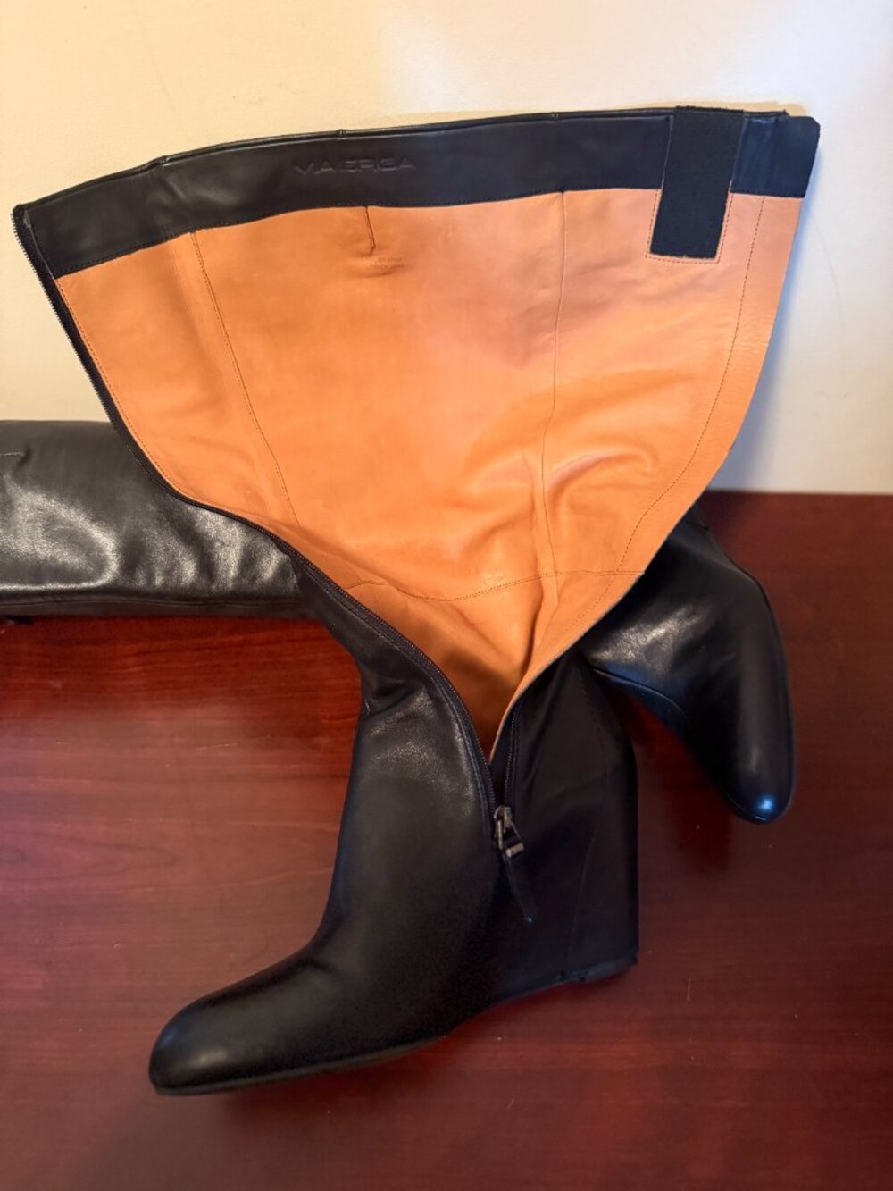 Via Spiga Black All Soft Leather Knee High Wedge Boots Zip Women’s Size 8 M - Picture 9 of 15